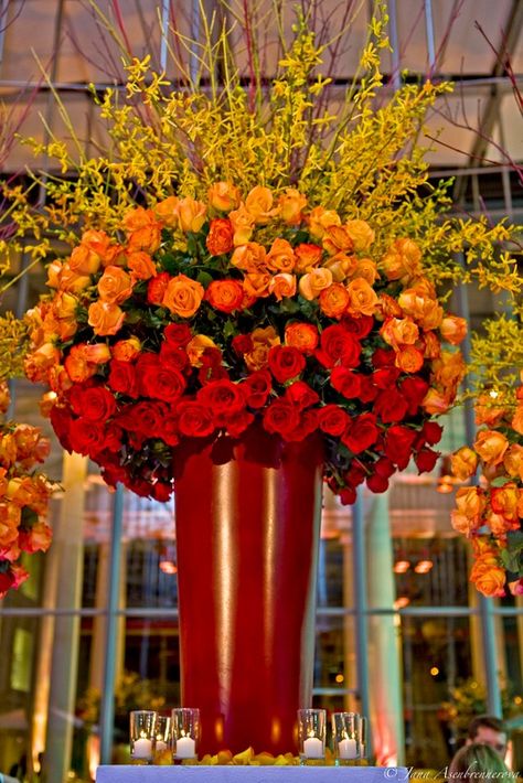 An ombre floral effect. Fire Floral Arrangement, Red Events, Hotel Flower Arrangements, Contemporary Floral Design, Hotel Flowers, Autumn Palette, Floral Arranging, Valentines Ideas, Orange Ombre