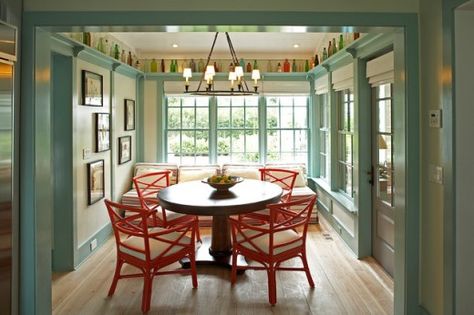 dining room plate shelf rail ideas | Love Plate Rails - Bedroom Kitchen Living Room and Beyond Vernacular House, Plate Rail, Historical Concepts, Painted Trim, Southern Architecture, Traditional Dining Room, Bedroom Furnishings, Concept Home, Household Organization