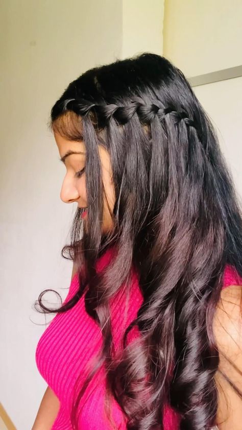 Tredisnal Dress Hairstyles, Pony Hairstyles For Long Hair Wedding, Straight Hairstyles For Lehnga, Hear Style Gril, Trendy Hairstyles For Round Faces, Heir Stayl For Saree, Hairstyles For Fairwell Party, Hairstyles For Plazo Dress, Bony Tail Braid Hairstyles