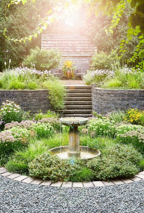 Fountain Flower Bed, Landscape Entrance Design, Garden Features Focal Points, Garden Fountains Landscaping, Circular Flower Bed, Circular Garden Design, Circular Bed, Garden Focal Point, Landscaping Entrance