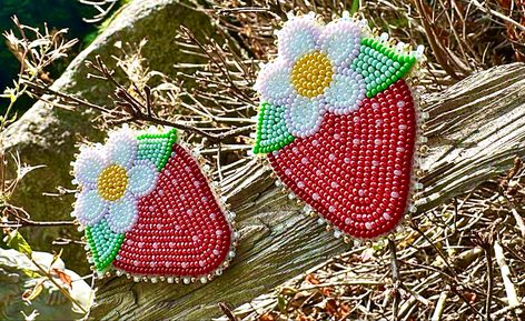 Strawberry, beaded earrings, native, indigenous Beaded Strawberry Pattern, Strawberry Beading Pattern, Strawberry Beadwork, Strawberry Beaded Earrings, Beaded Strawberry Earrings, Métis Beading, Beaded Berries, Indigenous Beaded Earrings, Beaded Strawberry