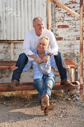 25 Year Anniversary Picture Ideas, Older Couple Photography Poses Parents, Photo Ideas For Older Couples, Older Couple Christmas Pictures, Weddings For Older Couples, Senior Wedding Ideas, Older Couple Photography Poses, Middle Aged Couple Photography Poses, Older Couple Wedding