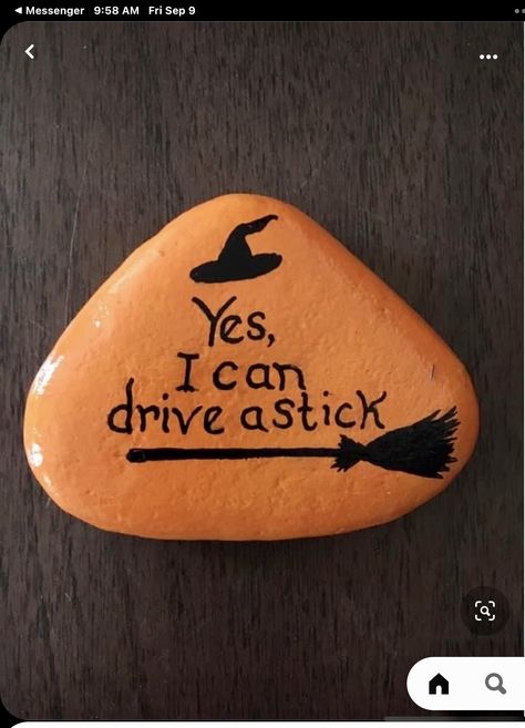 Garden Rock Art, Image Halloween, Diy Rock Art, Painted Rock Animals, Art Pierre, Halloween Rocks, Stone Art Painting, Painted Rocks Kids, Painted Rocks Craft