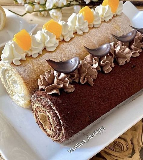 Vanilla Desserts, Fine Dining Desserts, Cake Roll Recipes, Pretty Dessert, Swiss Roll, Crazy Cakes, Healthy Cake, Fancy Desserts, Pretty Birthday Cakes