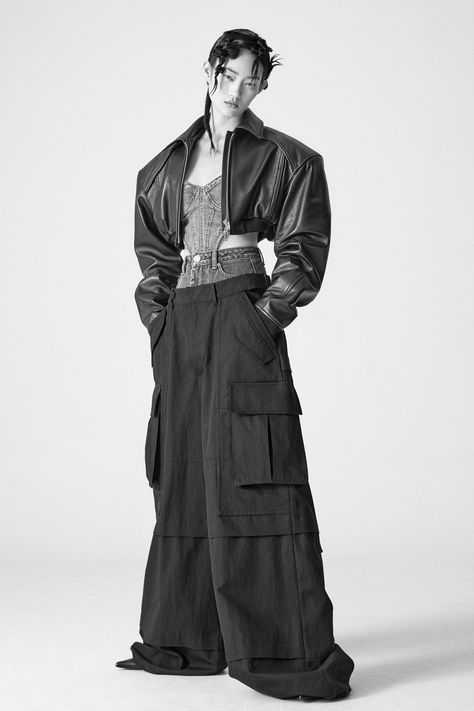 Juun.J Spring 2023 Ready-to-Wear Collection | Vogue Mens Fashion Avant Garde, Deconstructed Streetwear, Bloke Core Outfits Woman, Genderless Aesthetic, High Fashion Poses, Spring 2023 Ready To Wear, Juun J, Genderless Fashion, Anti Fashion