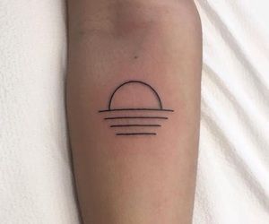 Sunrise Tattoo, Tattoo Wallpaper, Sanskrit Tattoo, Sunset Tattoos, Tattoo Minimal, Tattoo Zeichnungen, Handpoke Tattoo, Muster Tattoos, Sun Tattoos