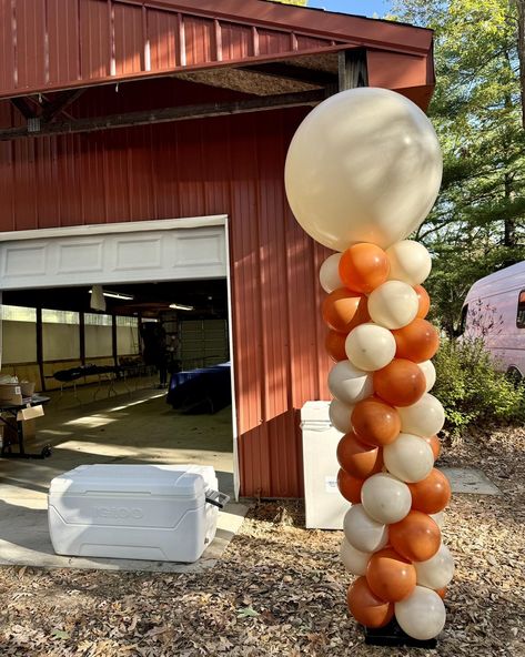 Perfect fall color combination burnt orange and white sand for Chobani/La Colombe Family Day at Muskegon Fairgrounds! #balloons #welcomeballoons #balloonarch Fall Color Combinations, Fall Color, Family Day, Balloon Arch, White Sand, Color Combination, Burnt Orange, Fall Colors, Color Combinations