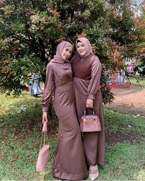 Model Bridesmaid Dress Hijab Satin, Satin Long Dress Bridesmaid Hijab, Gaun Bridesmaid Hijab Satin, Baju Bridesmaid Muslim, Bridesmaid Dresses Hijab Satin, Braidsmaid Hijab Style, Gaun Bridesmaid Hijab, Dress Akad, Baju Bridesmaid Modern Hijab