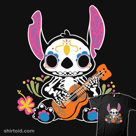 Calavera Alien | Shirtoid #calavera #coco #dayofthedead #diadelosmuertos #ellrarte #film #liloandstitch #movies #stitch Hello Kitty Wallpaper Black, Gangsta Hello Kitty, Skull Color, Nurse Art, Rhinestone Crafts, Gangsta Style, Stitch Drawing, Mosaic Pictures, Gems Art