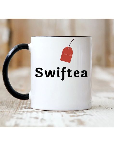 Birthday Gift Ideas Taylor Swift, Swifty Gifts, Swiftie Gift Ideas, Taylor Swift Birthday Party Ideas, Taylor Swift Party, Taylor Swift Birthday, Diy Gifts For Friends, Taylor Swift Cute, Taylor Swift Funny