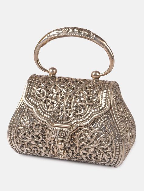 Buy Antique Gold Floral Jaal Purse 80% Silver Online at Jaypore.com Chanel 2015, Look Boho Chic, Silver Purse, Silver Bag, Silver Bags, Silver Items, Fantasy Closet, Beautiful Handbags, Evening Purse