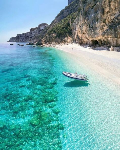 Sardinia Italy, Destination Voyage, Visit Italy, Vacation Places, Beautiful Places To Travel, Sardinia, Best Vacations, Abu Dhabi, Wonderful Places