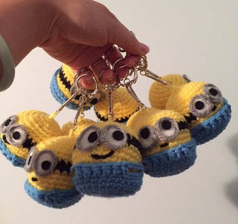 Crocheted Keychains, Crochet Keychain Patterns, Minion Crochet Patterns, ميدالية مفاتيح, Keychain Patterns, Crochet Keychains, Minion Crochet, Crochet Keychain Pattern, Crochet Bookmarks