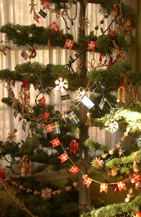 love the Scandinavian flags! Ikea Christmas Decorations, Swedish Christmas Decorations, Scandinavian Christmas Trees, Ikea Christmas, Danish Christmas, Scandi Christmas, Swedish Christmas, Nordic Christmas, Primitive Christmas