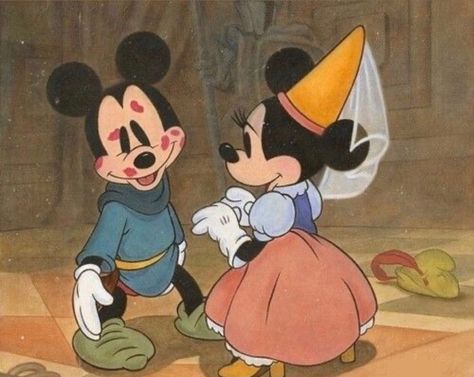 fifties daily on Instagram: “Mickey and Minnie 🥺The cutest💞” Cartoons Love Couple, Cartoon Characters In Love Aesthetic, Vintage Cartoon Couple Aesthetic, Valentines Profile Pics, In Love Cartoon Aesthetic, Valentines Cartoon Aesthetic, In Love Aesthetic Cartoon, Valentines Day Cartoon Aesthetic, Cartoons In Love