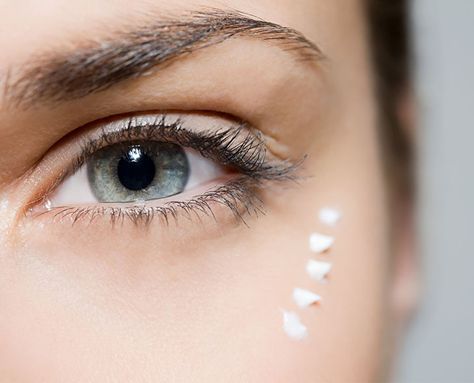 Beyond Wrinkles: 6 Signs of Aging Skin with An Anti-Aging Guru Anti Wrinkle Mask, Diy Eye Cream, Eye Cream For Dark Circles, Creme Anti Age, Best Eye Cream, Eye Wrinkle, Anti Wrinkle Cream, Anti Aging Tips, Prevent Wrinkles