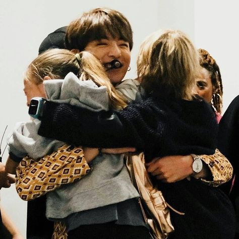 BTS Jungkook⁷ on Instagram: “When Jungkook hugged these two little girls who were fans at GMA, they asked if Suga was real and Jungkook replied with, "this is real,"…” Jungkook Pics, Jeon Jeongguk, Bulletproof Boy Scouts, Bts Fans, Jung Kook, Bts Twt, Busan, Bts Boys, Bts Photo