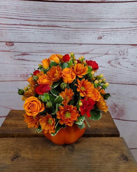 🍂 Celebrate the Beauty of Fall with Flowers 🍂 The crisp air, warm colors, and cozy vibes of autumn are here, and there’s no better way to bring the season indoors than with a stunning fall-inspired bouquet from Davis Floral Co.! 🎃🍁 From rich oranges and deep reds to golden yellows, our custom fall arrangements capture the essence of the season. Whether you’re decorating your home or sending a thoughtful gift, we’ll deliver the beauty of fall right to your door—anywhere in Brown County! 🏡✨ ... Fall Bouquet, Brown County, Fall Arrangements, Crisp Air, Cozy Vibes, Golden Yellow, Autumn Inspiration, Deep Red, Warm Colors