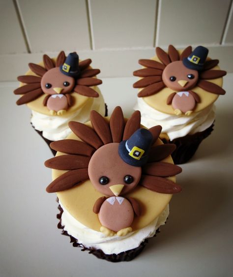 Cute Turkey Cupcakes, Turkey Cupcake, Kawaii Cupcakes, Turkey Cupcakes, Turkey Cake, Thanksgiving Cupcakes, Fall Cupcakes, Thanksgiving Cakes, Cute Turkey