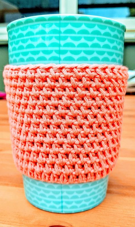 Crochet Coaster Set, Crochet Cup Coaster, Cup Cozy Crochet Pattern, Crochet Space, Coaster Patterns, Cup Cozy Pattern, Crochet Project Free, Crochet Water Bottle Holder, Crochet Mug Cozy