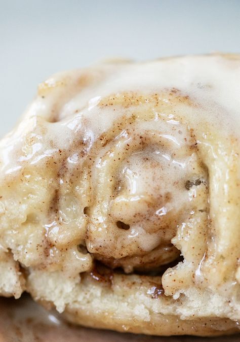 Close up photo of a cinnamon roll Using Frozen Bread Dough, Best Frittata Recipe, Easy Cinnamon Roll Recipe, Cinnamon Roll Glaze, Breakfast Entertaining, Cinnamon Rolls With Cream Cheese, Cinnamon Rolls With Cream, Easy Cinnamon Rolls Recipe, Sugary Treats