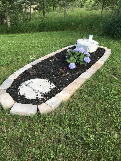 Flower Bed Around Septic Tank, Planting Around Septic Tank, Landscape Ideas Around Septic Lids, Landscape Around Septic Tank Lids, Ways To Cover Septic Lid, Hiding Septic Tank Covers, Landscaping To Hide Septic Covers, Garden Over Septic Field, Septic Tank Covers