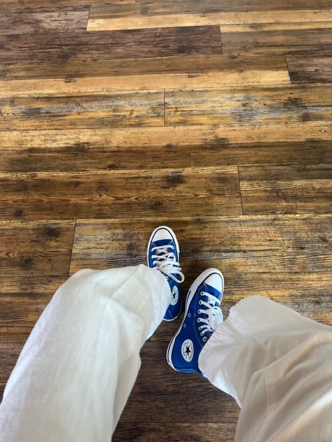 Blue Hightops Converse, Blue High Top Converse Outfits, Blue Comme Des Garcons Converse Outfit, Navy Blue Converse Outfit Aesthetic, Royal Blue Converse Outfit, Gracie Abrams Blue Converse, Converse Blue Outfit, Navy Blue Converse Outfit, Navy Blue Aesthetic Outfit