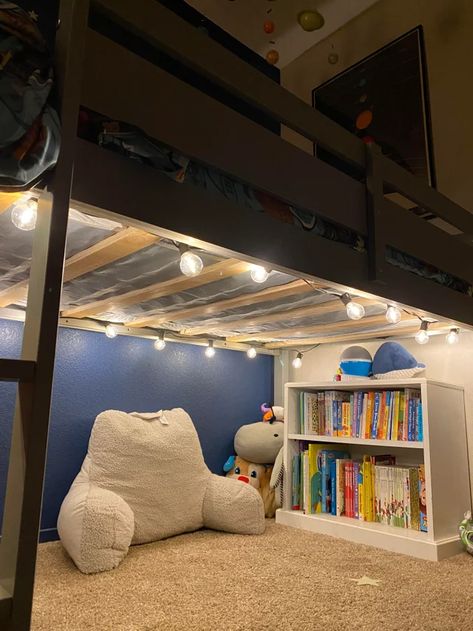 Book Nook Under Loft Bed, Loft Bed With Bean Bag Under, Under Loft Bed Ideas For Boys, Nook Under Bed, Bunk Bed Reading Nook, Under Bunk Bed Ideas, Under Loft Bed Ideas Kids, Under Loft Bed Ideas, Xbox Bedroom