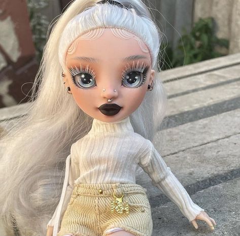 Ooak Rainbow High, Rainbow High Repaint, Shadow High Dolls, Rainbow High Custom, Sewing Aesthetic, Doll Customs, Monster High Doll Clothes, High Hair, Alternative Makeup