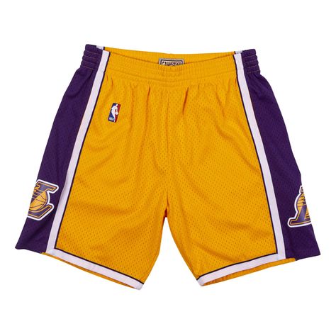 Mitchell & Ness Men NBA Los Angeles Lakers Swingman Short Gold 2009 SMSH19075LALD09 - SHORTS - Canada Basket Noir, Nba Sports, Sport Basketball, Basketball Fans, Team Uniforms, Utah Jazz, Nba Teams, Keep Fit, Basketball Shorts