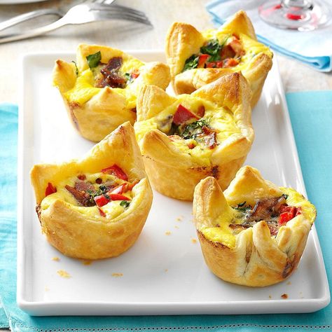 Arugula Quiche, Mushroom Arugula, Quiche Pastry, Pastry Cups, Spinach Puff Pastry, Make Ahead Brunch Recipes, Biscuit Cups, Make Ahead Brunch, Snacks Appetizers