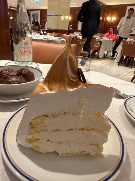 Cipriani | Desserts | Food | Dubai | Istanbul | Restaurant | Ice Cream | Lemon Cipriani Dubai, Dubai Restaurant Luxury, Cipriani Restaurant, Ice Cream Lemon, Food Dubai, Dubai Restaurant, Istanbul Restaurants, Nyc Eats, Dubai Food