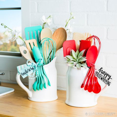 These beautiful utensil bouquets are the perfect any-occasion gift! Kitchen Gift Baskets, Diy Gift Baskets, Baby Gift Basket, Christmas Gift Baskets, Kitchen Utensil, Jar Gifts, Kitchen Gift, Ideas For, Basket Ideas