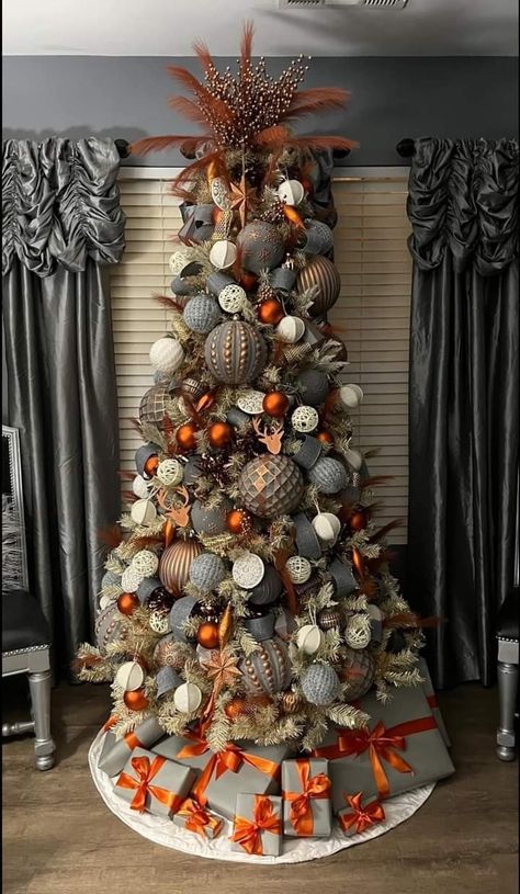 Orange Christmas Decor, Turquoise Christmas Tree, Orange Christmas Tree, Christmas Tree Colour Scheme, Grey Christmas Tree, Pretty Christmas Decorations, Copper Christmas, My 2023, Christmas Tree Decorating Themes