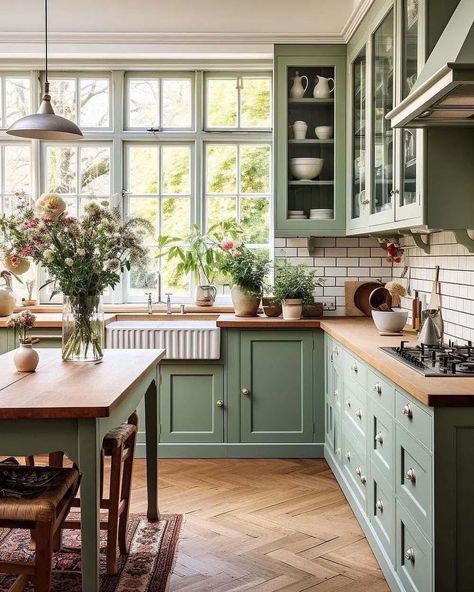 Green Kitchens, Серая Кухня, Sage Green Kitchen, Green Kitchen Cabinets, Eclectic Kitchen, Green Cabinets, Kitchen Inspiration Design, Cottage Kitchen, Green Kitchen