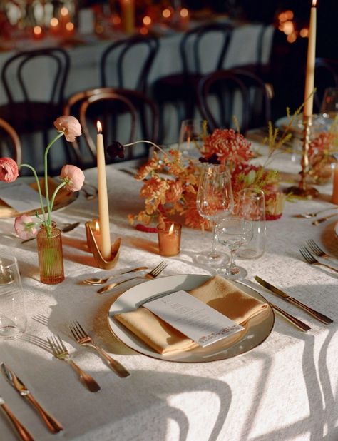 Troutbeck, Upstate New York – Samm Blake – New York Wedding Photographer New York Fall Wedding, Fall Modern Wedding, Plated Dinner Wedding, Troutbeck Wedding, Welcome Table Wedding, Gold Accents Wedding, Fall Wedding Reception Ideas, Mcm Wedding, Peach Weddings