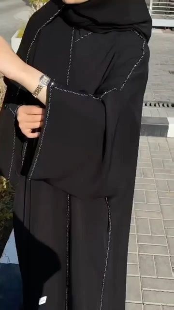 Black Abaya Designs Simple, Simple Abaya Designs, Burkha Designs, Burqa Designs, Hijab Turkish, Black Abaya Designs, Simple Abaya, Mode Abayas, Abaya Designs Latest