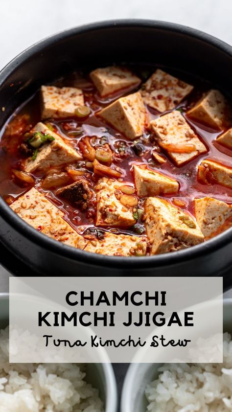 Bowl of kimchi tuna Jjigae (stew) in bowl with tofu Kimchi Food, Firm Tofu Recipes, Stir Fry Kimchi, Korean Stew, Jjigae Recipe, Authentic Korean Food, Kimchi Jjigae, Kimchi Stew, Fermented Kimchi