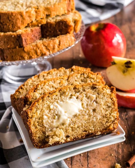 This moist Cinnamon Spiced Apple Bread is the perfect quick bread (no yeast!) for Fall. Bursting with pieces of apples and lots of sweet spice in every bite! #apples #cinnamon #bread #quickbread #applecinnamon #applespice #baking #fallbaking Apple Bread Easy, Quick Bread No Yeast, Bread Easy Quick, Spiced Apple Bread, Apple Quick Bread, Blueberry Rhubarb Jam, Bread No Yeast, Apple Crisp Dessert, Easy Quick Bread