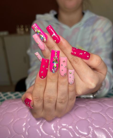 Hot Pink Nails With Gems, Hot Pink Nails With Rhinestones, Hot Pink Set, Pink Bling Nails, Nails With Rhinestones, Hot Pink Nails, Nails Design With Rhinestones, Y2k Nails, Pink Set