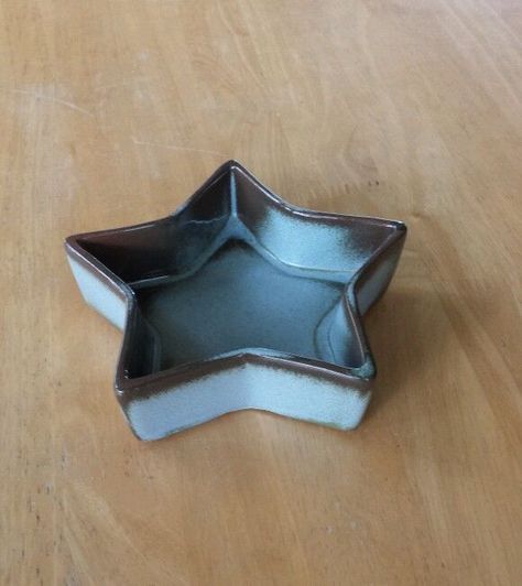 Frankoma Star Shaped Bowl in Woodland Moss, ca. 1960s. Star Clay Dish, Ceramic Bowls Ideas, Star Shaped Things, Star Pottery, Star Ceramic, Clay Bowls, Frankoma Pottery, Ceramic Cafe, Star Bowl