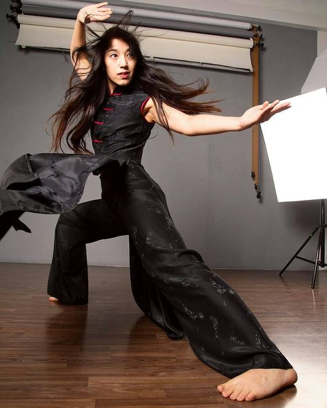 Training Photoshoot, Tkd Taekwondo, Karate Outfit, Martial Arts Clothing, Ninja Outfit, Female Ninja, Traditional Martial Arts, Female Martial Artists, Pencak Silat