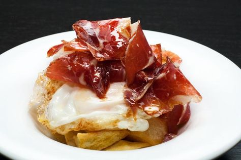 Huevos Rotos with Iberico ham | Broken Eggs Recipe Iberico Ham, Dinner Ingredients, Broken Egg, Eggs Recipe, Ham Recipes, Dinner Is Served, 4 People, Ham And Cheese, Fine Food