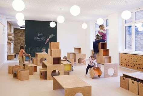 Kita Sinneswandel by Baukind - News - Frameweb Kindergarten Interior, Preschool Designs, Neon Details, Kids Cafe, Kindergarten Design, School Interior, Children Playing, Kids Area, Education Design