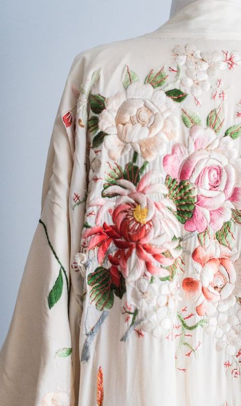 Antique Ivory Kimono with Colorful Embroidery Mode Kimono, Colorful Embroidery, Japanese Embroidery, 자수 디자인, Embroidery Fashion, Embroidery Inspiration, Beautiful Embroidery, Kimonos, Fashion Details