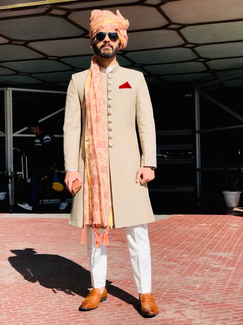 Rajputi Wedding Dress For Men, White Achkan For Men, Rajputi Sherwani For Men, Rajputi Dress For Men, Achkan For Men, Engagement Suits, Mens Indo Western, Indian Sherwani, Dapper Gentleman Style