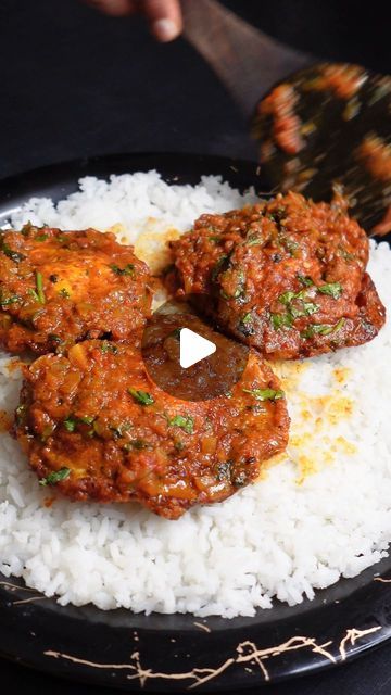 1.9M views · 114K likes | Taste Heaven ASMR on Instagram: "FRIED EGG CURRY with RICE ASMR 🍳🍛 Like Share Follow 🙏🏻❤️ . . . INGREDIENTS:  Eggs Chilli Powder Salt Oil Cumin seeds Bay Leaf Big Cardamom Onions Green chillies Ginger Garlic Paste Turmeric Powder Red Chilli Powder Coriander Powder Cumin seeds Powder Tomato Puree Garam Masala Salt Coriander Leaves Water Fried Eggs Coriander Leaves  #friedegg #egg #eggcurry #rice #reels #reel #instafood #foodporn" Chilli Oil Eggs, Egg Masala Indian Style, Egg Curry Bengali Style, Egg Masala Fry, Bengali Egg Curry, Curry With Rice, Egg Masala, Egg Snacks, Ginger Garlic Paste