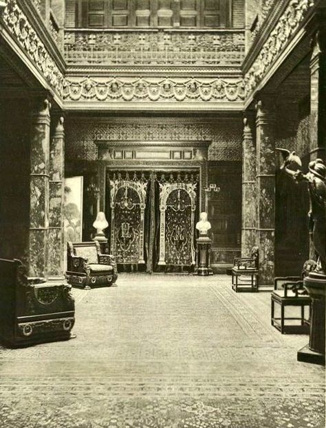 William H. Vanderbilt Residence | New York, NY. The Atrium, first floor looking towards Picture Gallery. Vanderbilt Houses, Nyc Mansions, 5th Avenue Nyc, Vanderbilt Family, New York Mansion, American Mansions, Vanderbilt Mansions, Luxury Mansions, Historical Homes