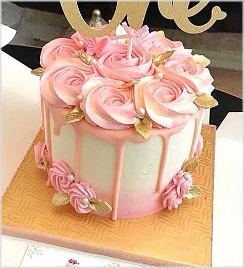 Tort Harry Potter, Berbuka Puasa, Rosette Cake, Cake Mini, Creative Birthday Cakes, Buttercream Cakes, Cake Decorating Designs, Drip Cake, Rose Cake