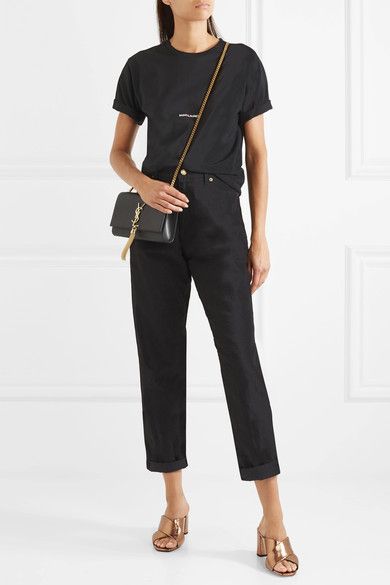 A timeless bag from Saint Laurent. Ysl Kate Bag Outfit, Ysl Kate Tassel Bag, Ysl Kate, Saint Laurent Jeans, Kate Bags, Timeless Bags, Bag Outfit, Luxury Women Fashion, Tassel Bag